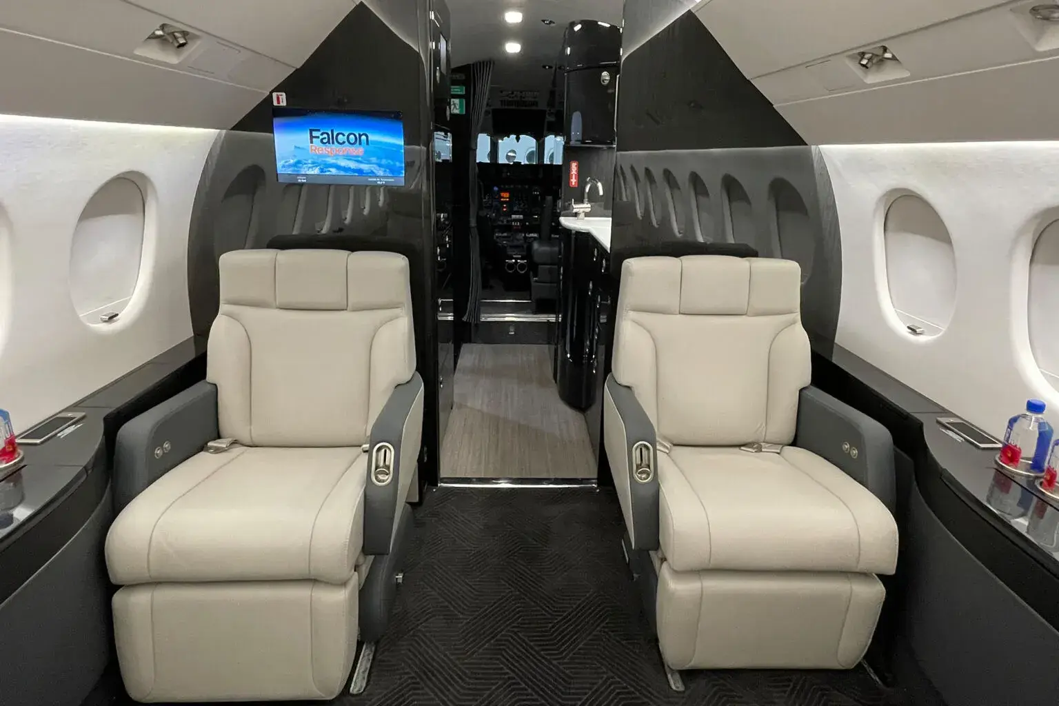 Dassault Falcon 900 N247FR operated by Solairus Aviation photo 6