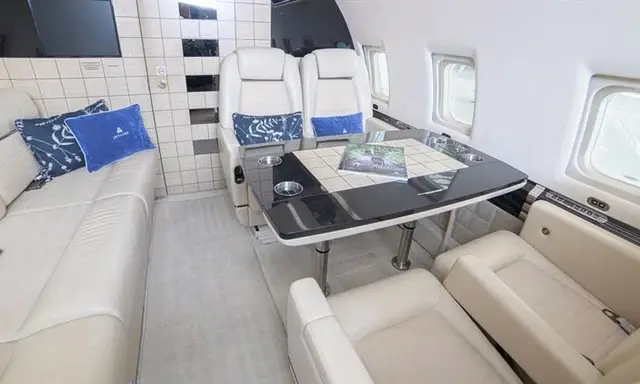 Bombardier Challenger 604 N249TX operated by Jet Linx Aviation, LLC photo 4