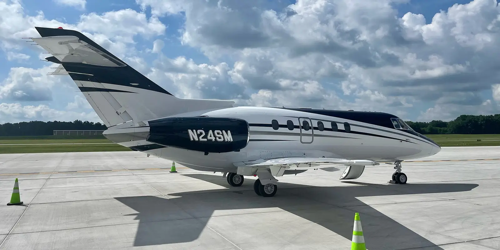 Beechcraft Hawker 800XP N24SM operated by Sky Quest, LLC, KCLE, exterior