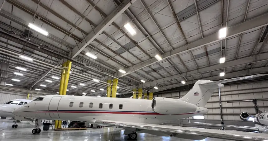 Bombardier Challenger 350 N250TG operated by Jet Linx Aviation, LLC photo 2