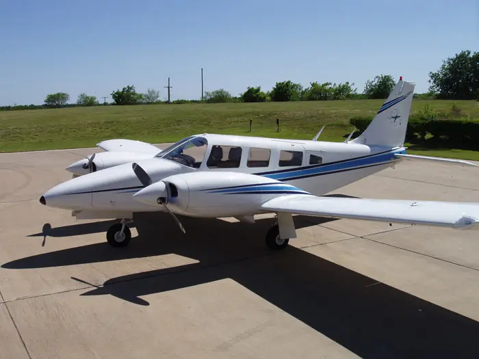 Piper PA-34-200T Seneca II N2526Q operated by MedCare EMS photo 2