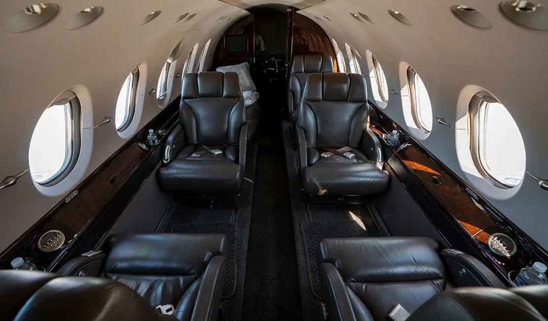 Beechcraft Hawker 800XP N254SB operated by East Coast Jets, Inc. photo 5