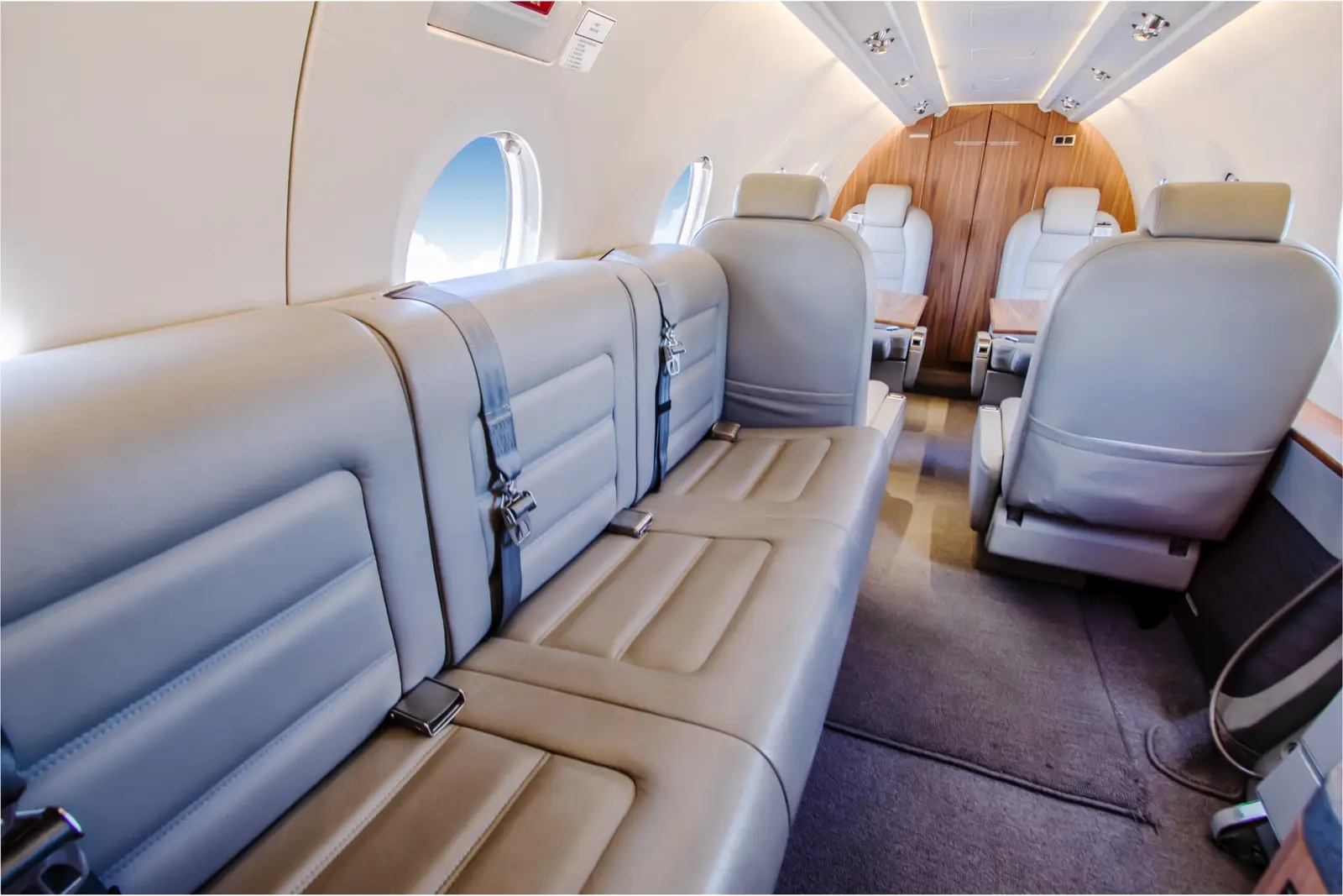 Beechcraft Hawker 400XP N257EB operated by Moser Aviation, LLC photo 3