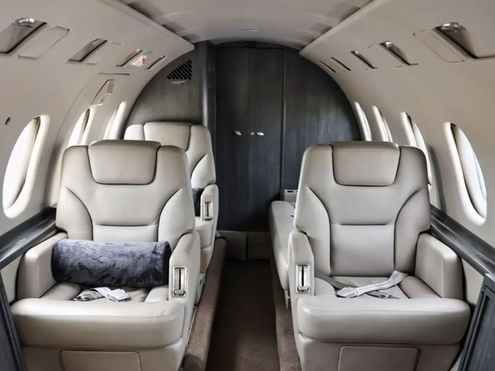 Beechcraft Hawker 800 N257PL operated by Tavaero Jet Charter photo 6