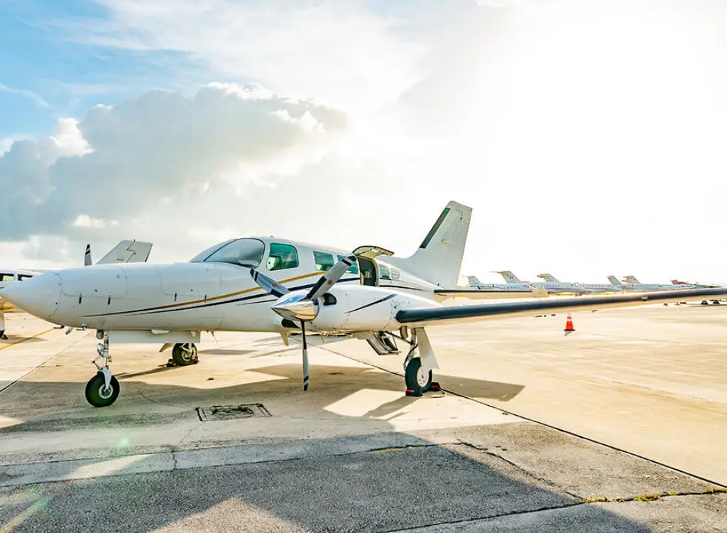 Cessna 402B N2615Q operated by Noble Air Charter photo 3