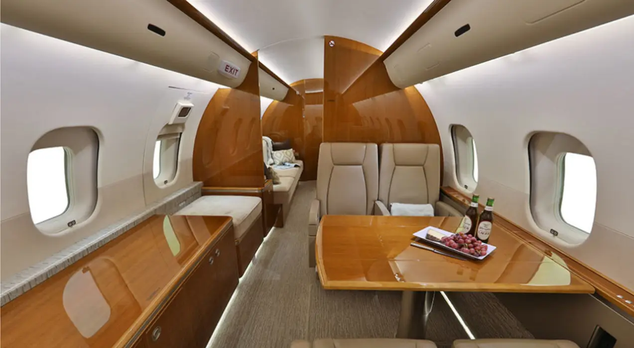 Bombardier Global 5000 N2618K