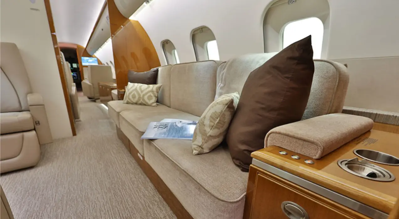 Bombardier Global 5000 N2618K operated by VIP Global photo 4
