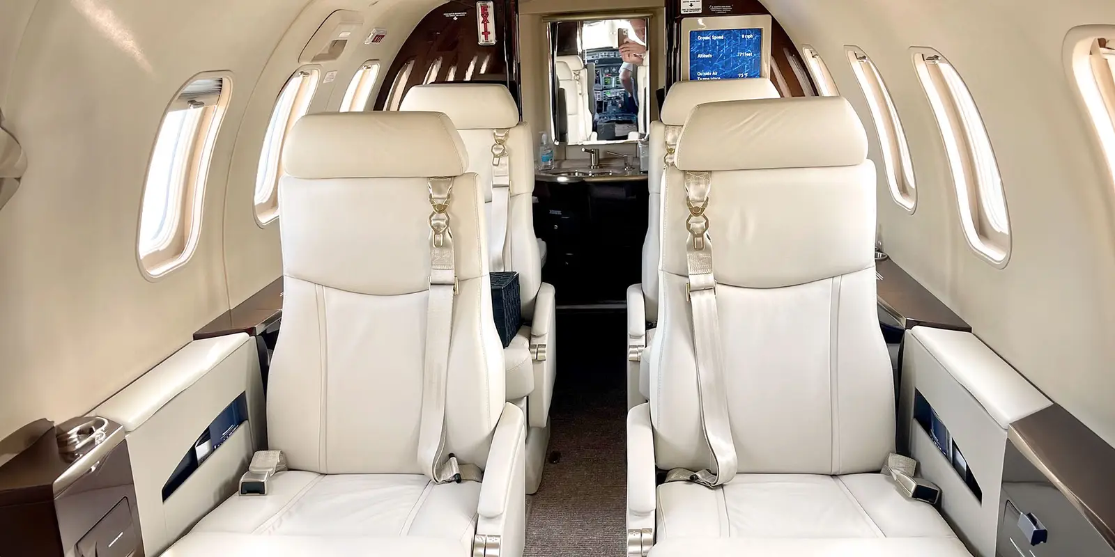 Bombardier Learjet 45 N265CW operated by Sky Quest, LLC photo 3