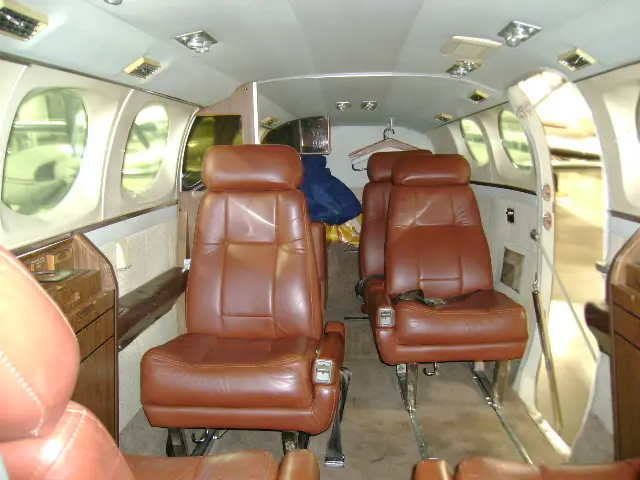 Cessna 414A N2664F operated by Wisconsin Aviation, Inc. photo 2