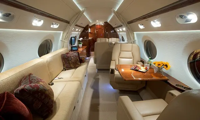 Gulfstream G450 N268BB operated by Solairus Aviation photo 3