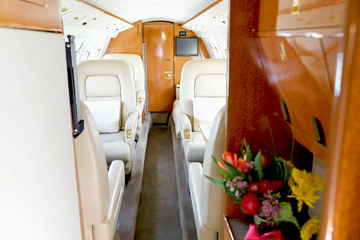 Beechcraft Hawker 700A N26ME operated by Starjet, Inc., KLAX photo 5