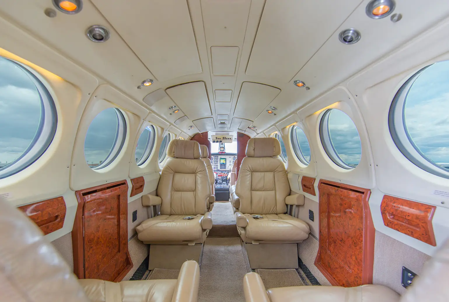 Saab 2000 N277JJ operated by Jetstream Aviation, Inc photo 2