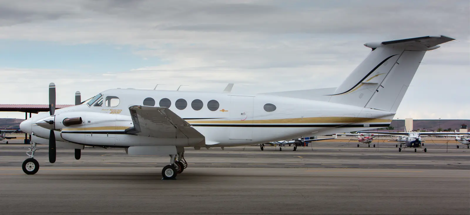 Saab 2000 N277JJ operated by Jetstream Aviation, Inc photo 4
