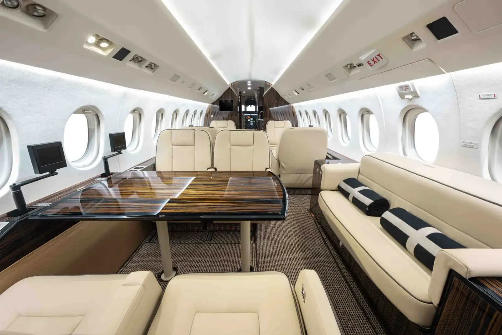 Dassault Falcon 2000 N278GH operated by Jet Access Aviation, KPIE photo 3