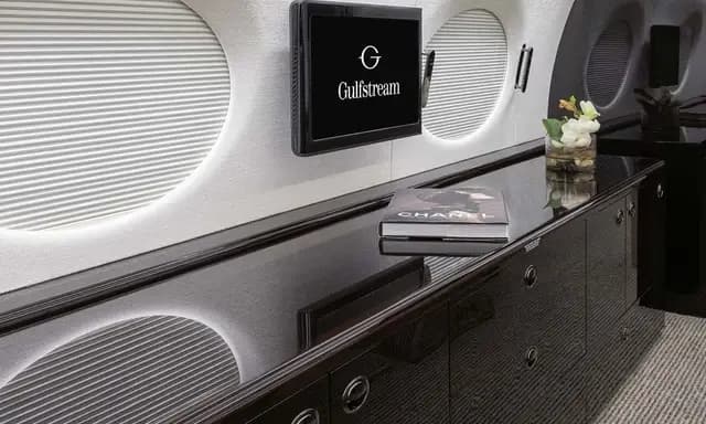 Gulfstream G550 N279SH operated by Prime Jet, LLC photo 5