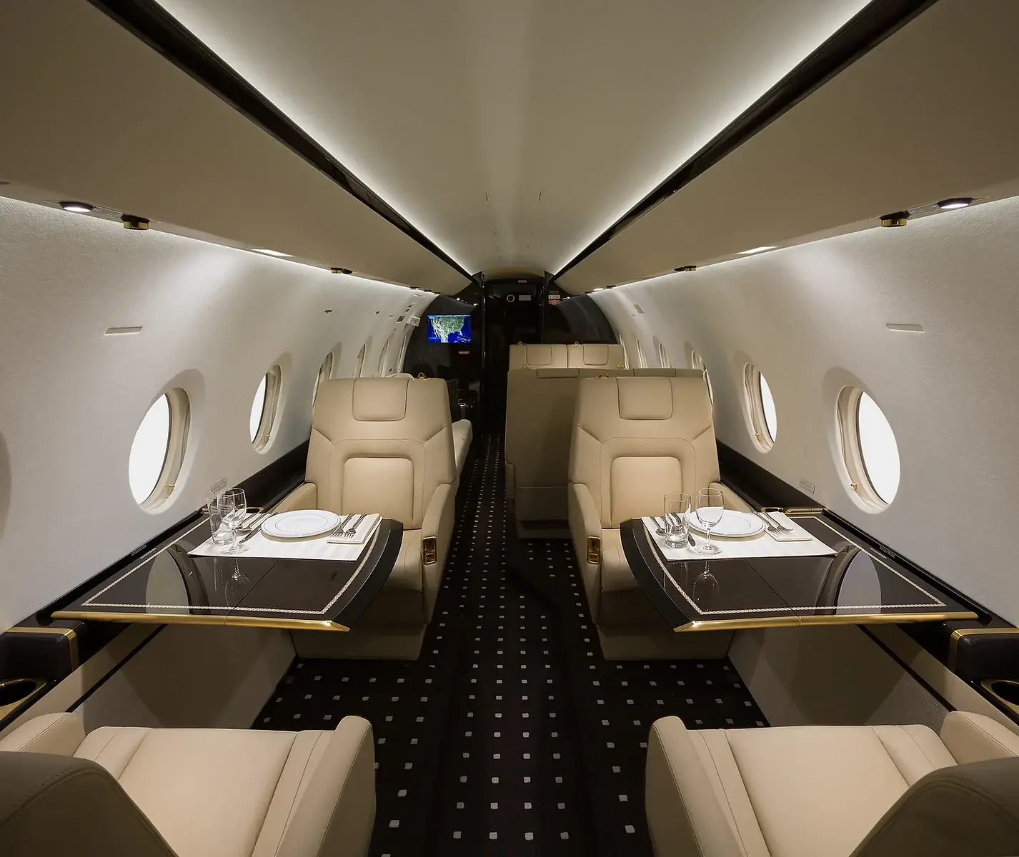 Gulfstream G280 N280DX operated by Corporate Air, LLC photo 4