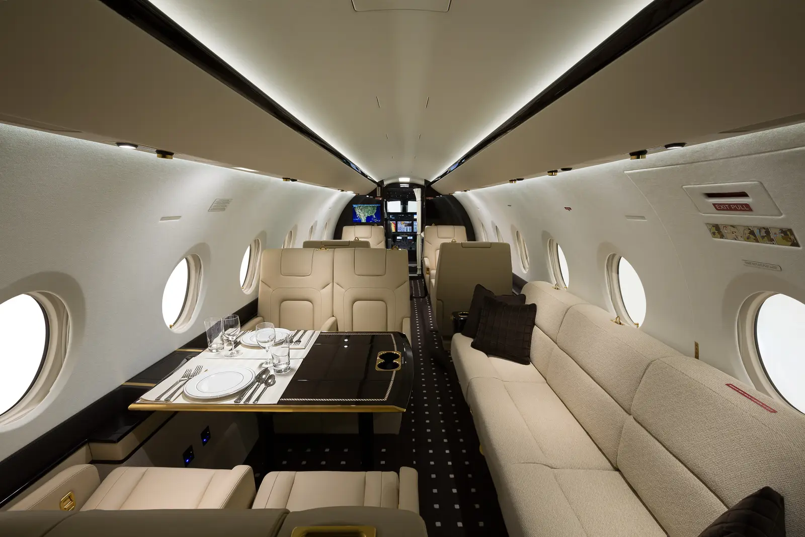 Gulfstream G280 N280DX operated by Corporate Air, LLC photo 5