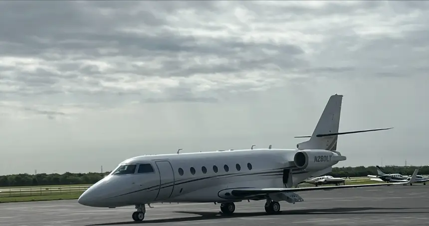 Gulfstream G200 N280LT operated by Jet Linx Aviation, LLC photo 5