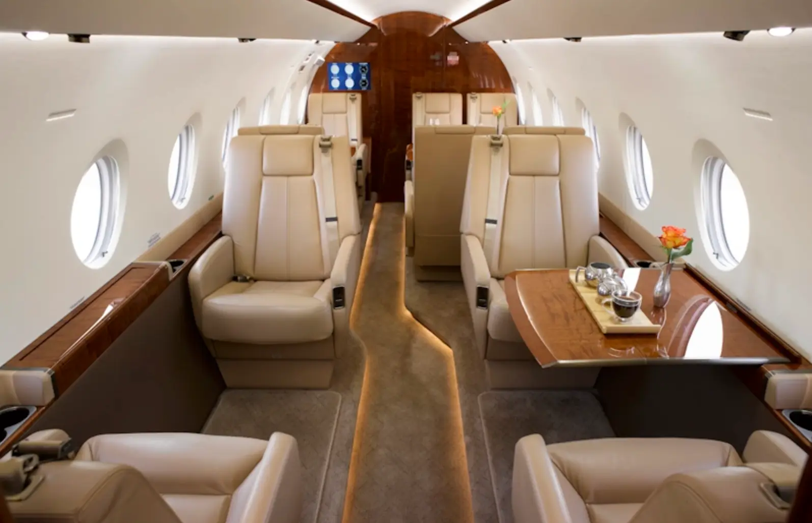 Gulfstream G280 N280S operated by Alerion Aviation photo 3
