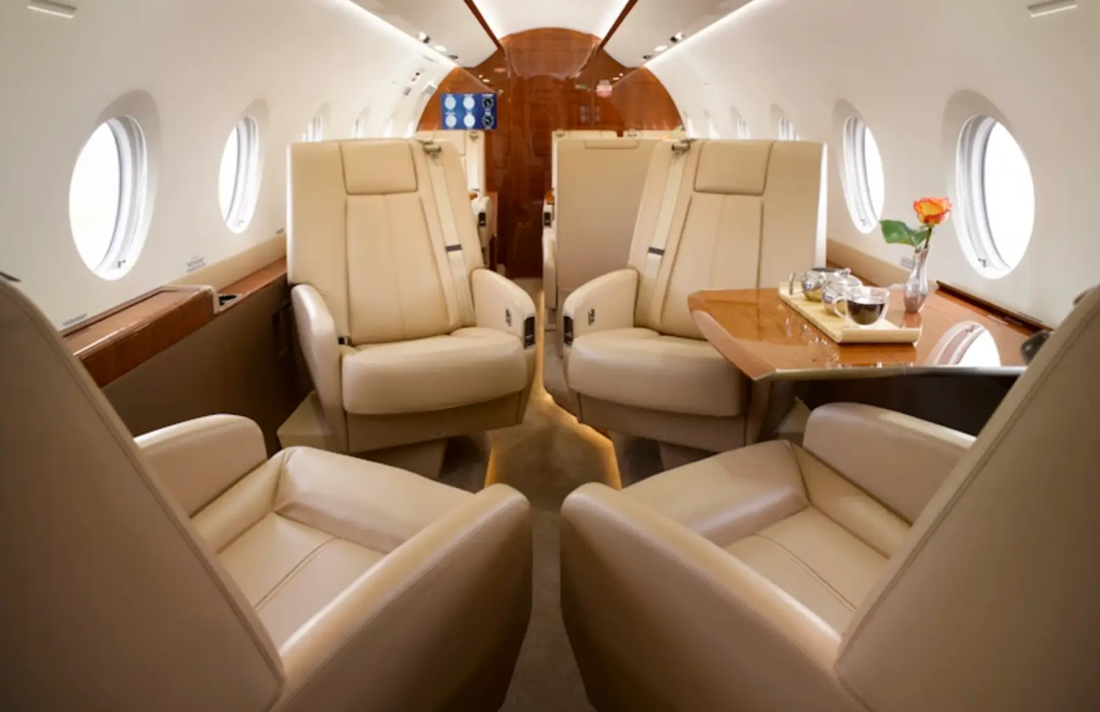 Gulfstream G280 N280S operated by Alerion Aviation photo 4
