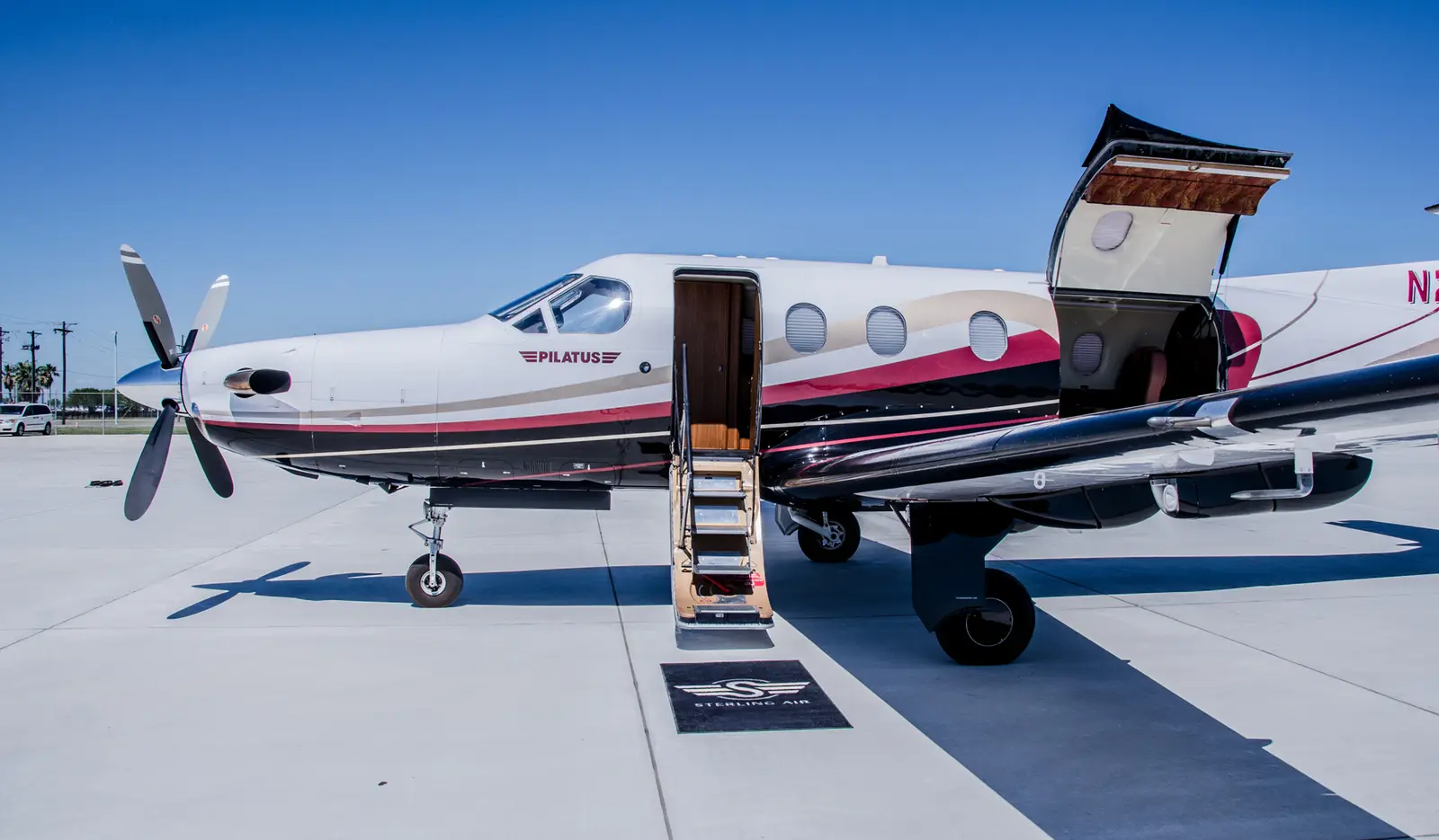 Pilatus PC-12/47 N281H operated by Sterling Air Service LLC photo 5