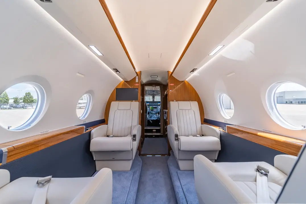 Gulfstream G280 N281HL operated by Davinci Jets, LLC, KCLT photo 2