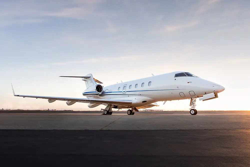 Bombardier Challenger 300 N283B