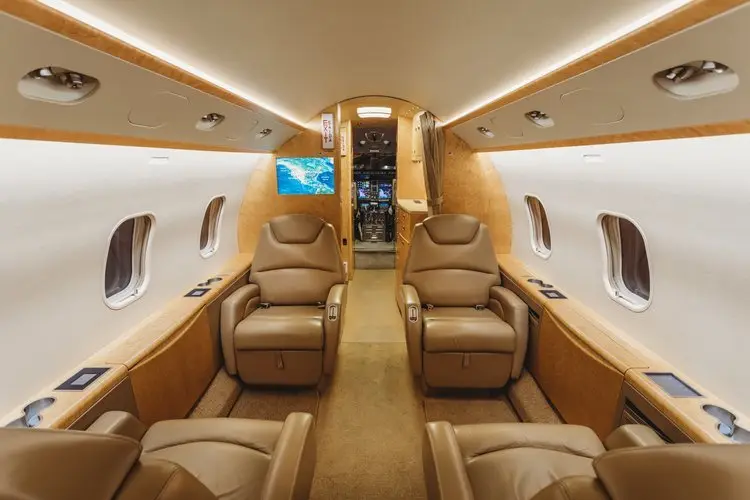 Bombardier Challenger 300 N283B operated by Elite Air, Inc. photo 5