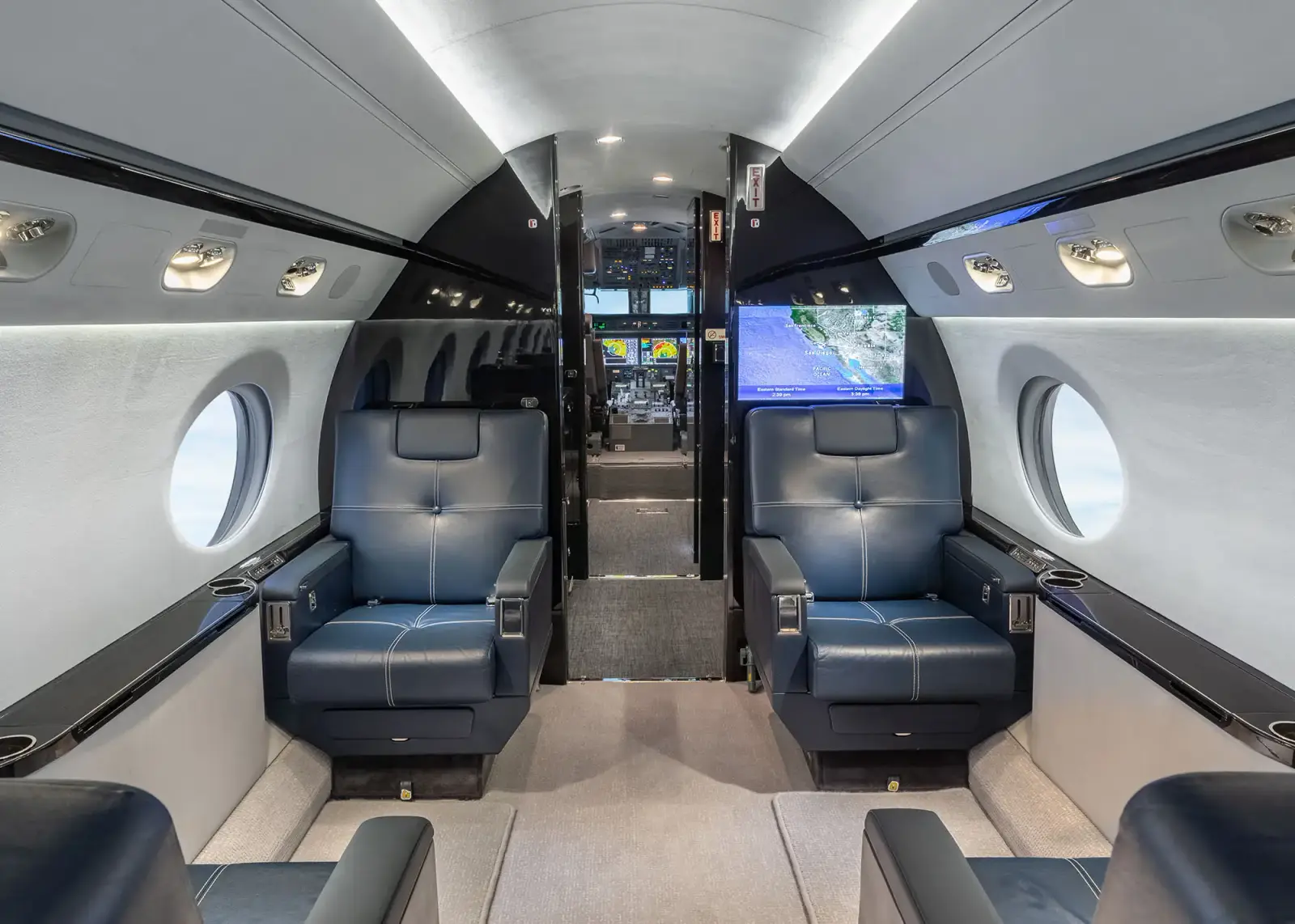 Gulfstream G450 N28AD operated by Solairus Aviation photo 6