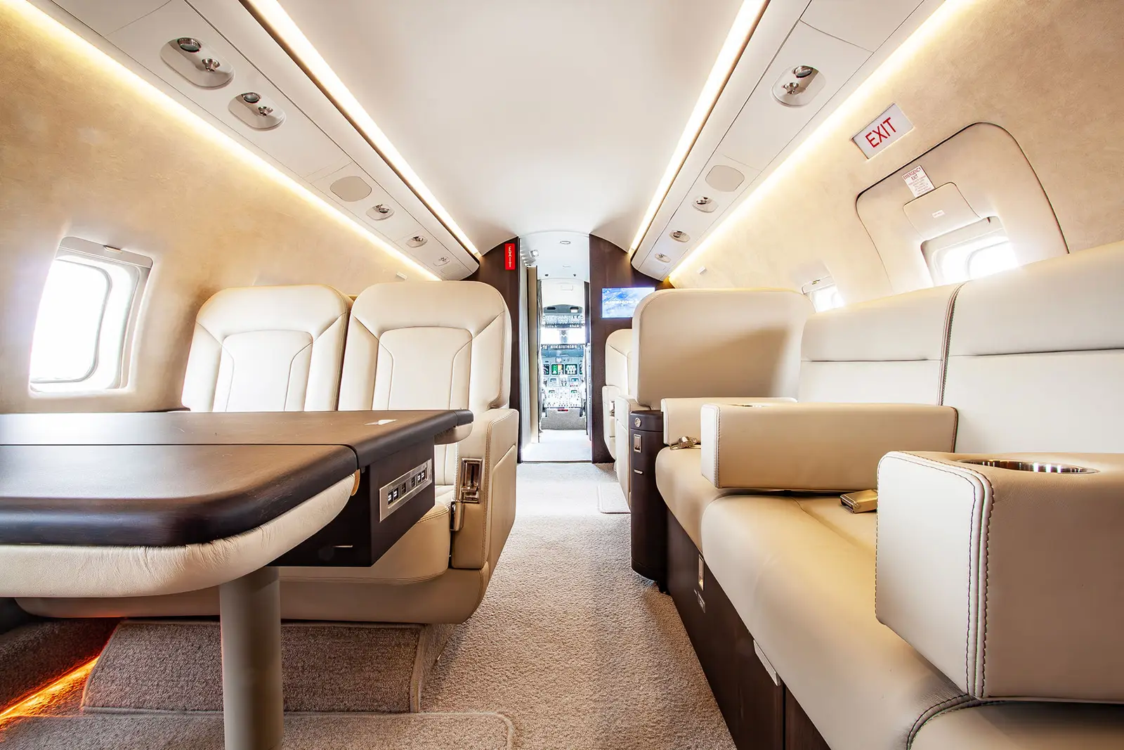 Bombardier Challenger 604 N28BQ operated by Wing Aviation Charter Services, LLC photo 5