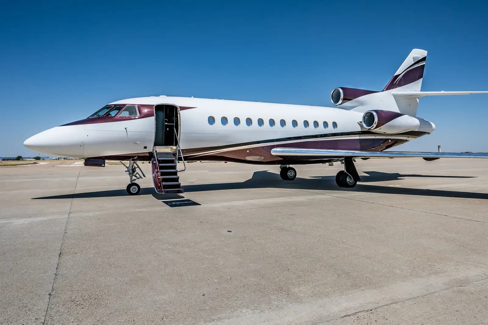 Dassault Falcon 900B N28DC operated by Freedom Jets Charter photo 2