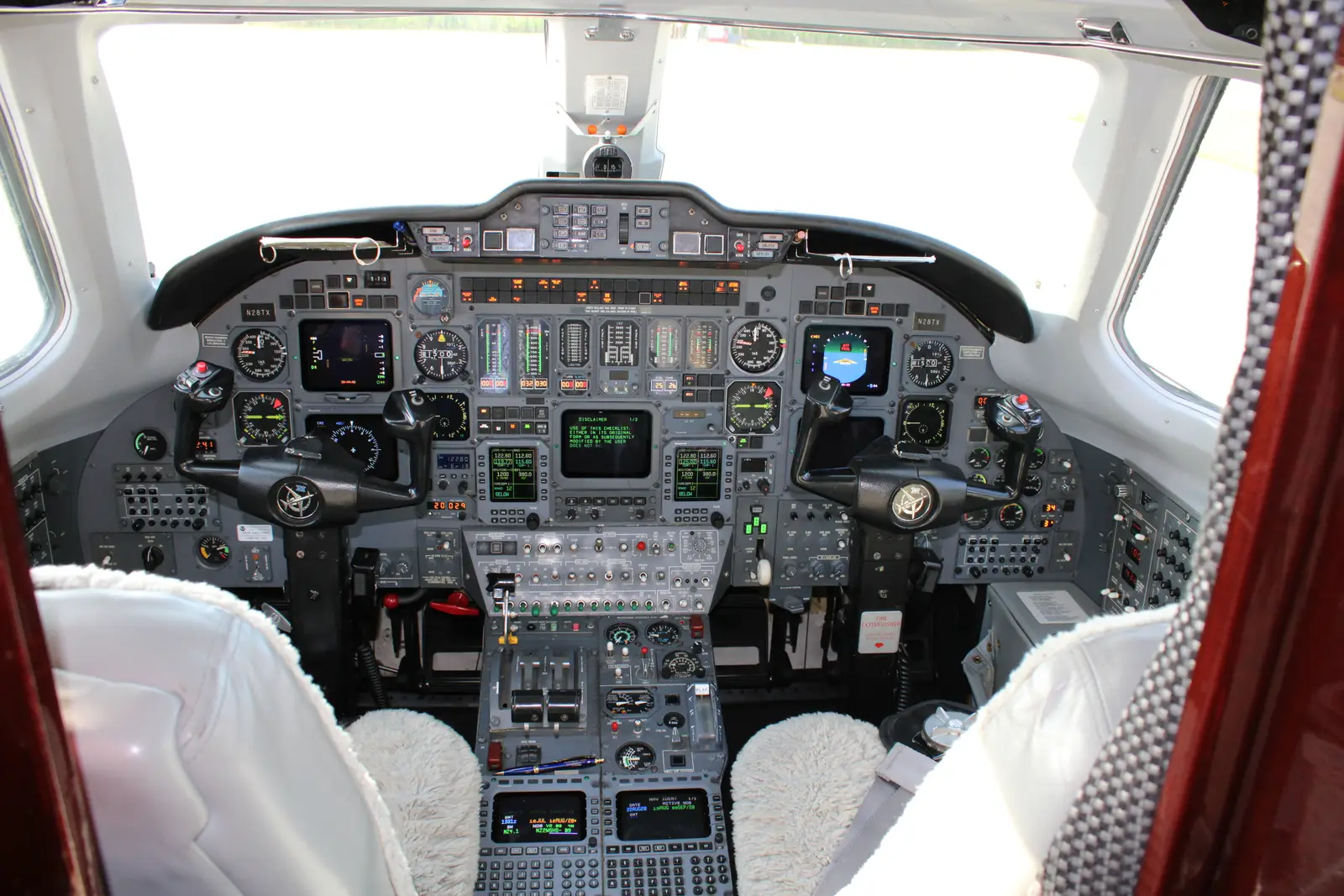 Cessna Citation VII N28TX operated by Midwest Flying Service, Inc. photo 5