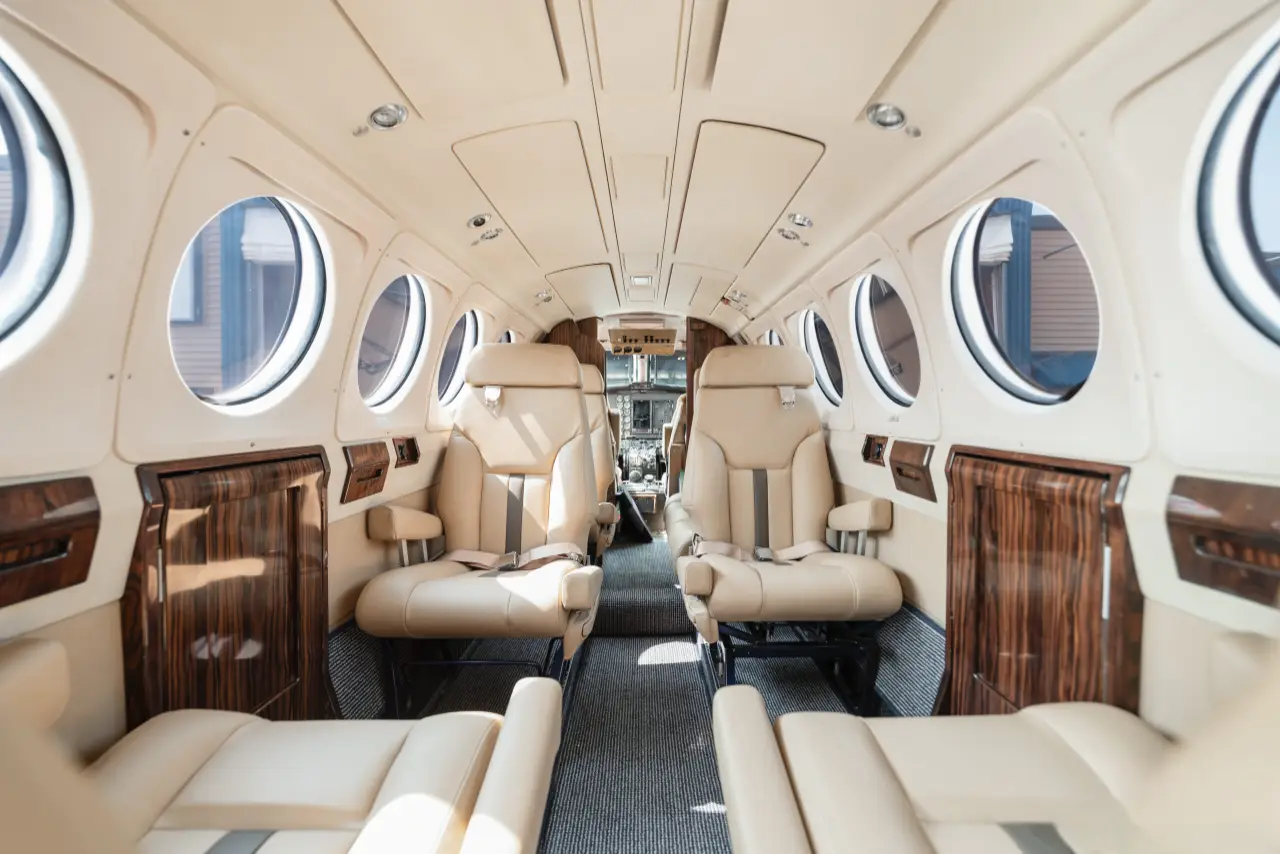 Beechcraft King Air 200 N300AJ operated by Executive Air Taxi Corporation photo 2