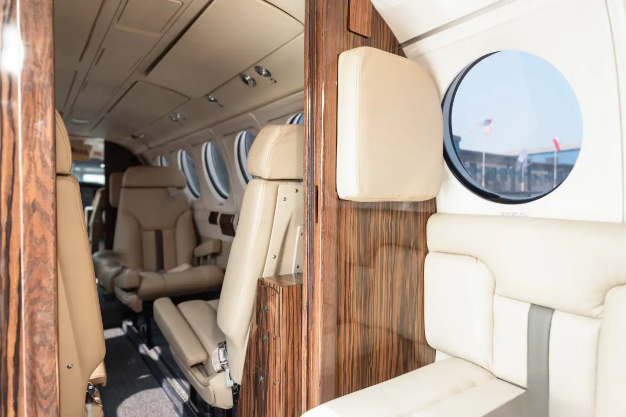 Beechcraft King Air 200 N300AJ operated by Executive Air Taxi Corporation photo 5