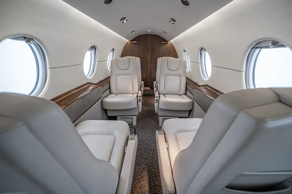 Beechcraft Hawker 400XP N300RC operated by Castle Aviation, Inc. photo 2