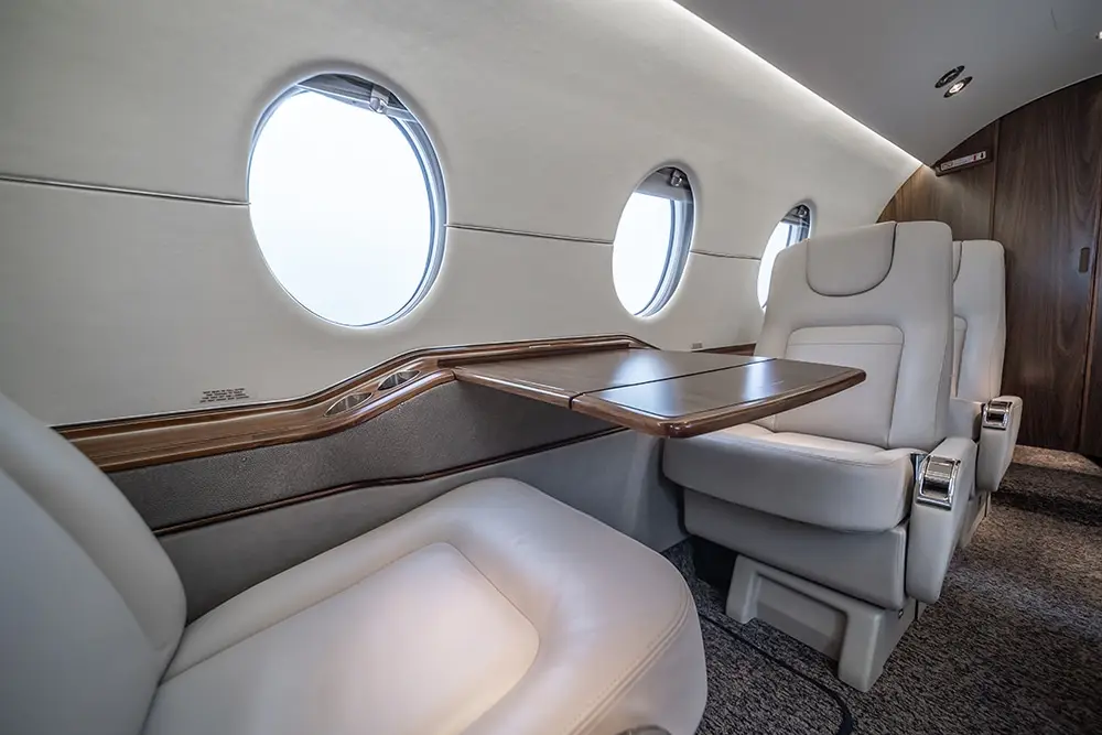 Beechcraft Hawker 400XP N300RC operated by Castle Aviation, Inc. photo 3