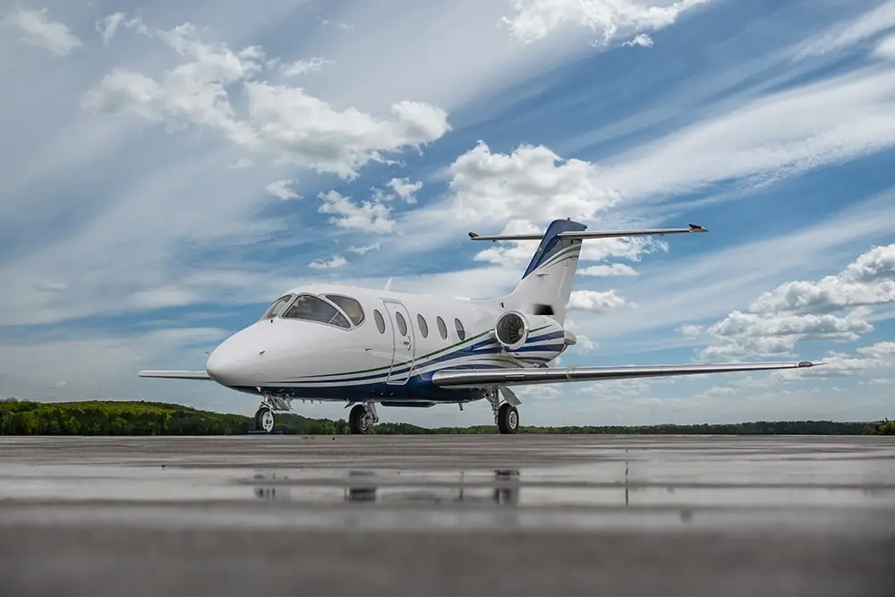 Beechcraft Hawker 400XP N300RC operated by Castle Aviation, Inc. photo 4