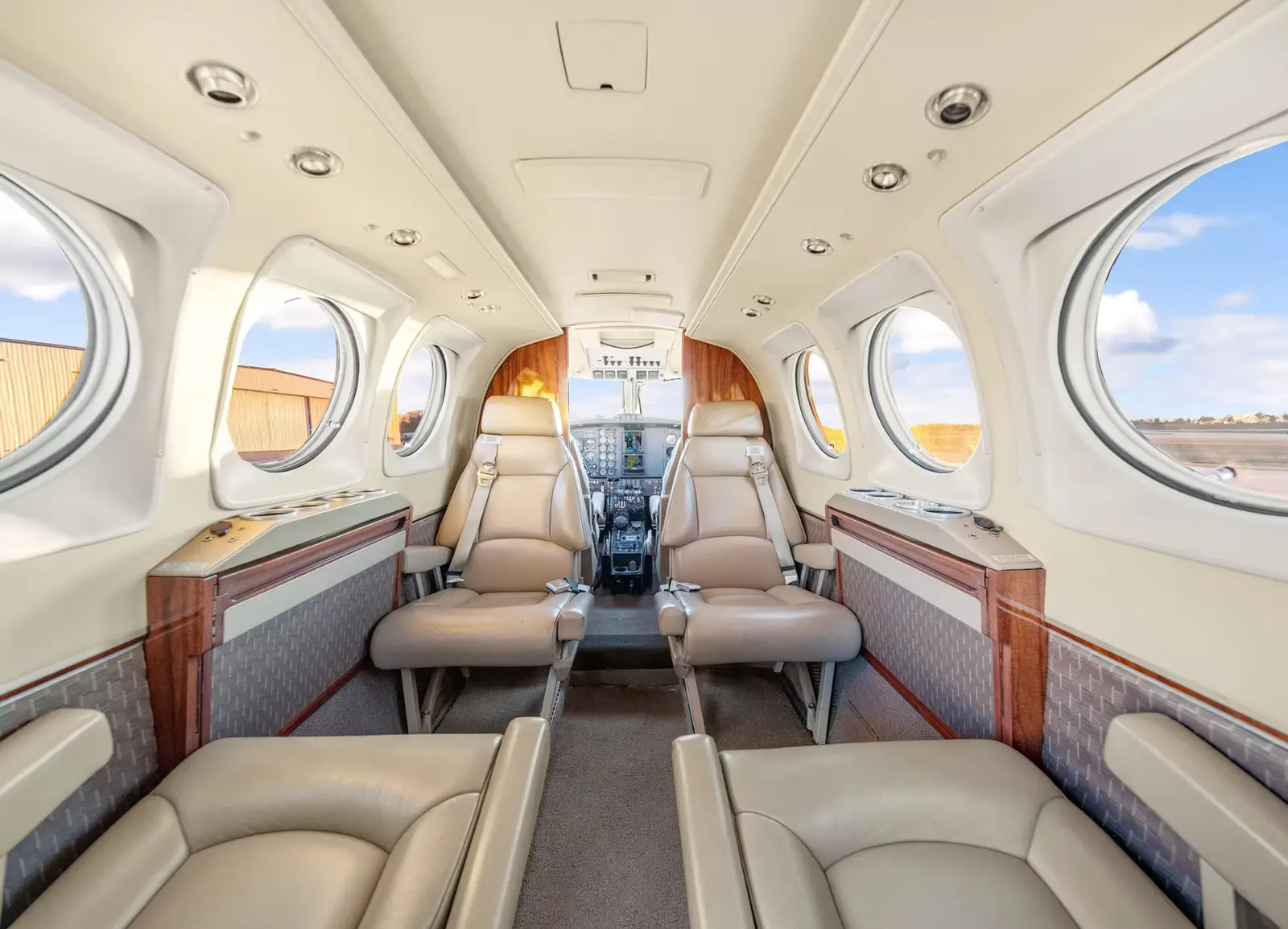 Beechcraft King Air F90 N300TA operated by SAI Flight Service, Inc. photo 2