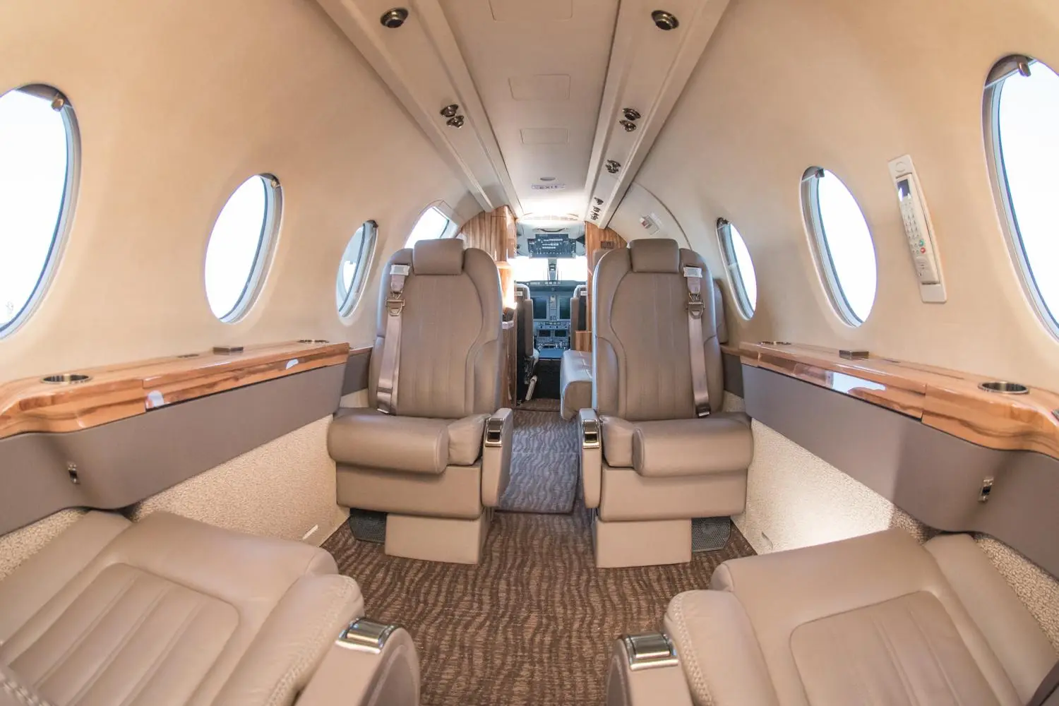 Nextant 400XT N302TB operated by Moser Aviation, LLC photo 2