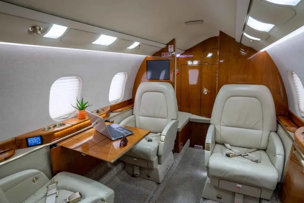 Bombardier Learjet 60 N303JJ operated by International Jet Aviation Services Inc. photo 5