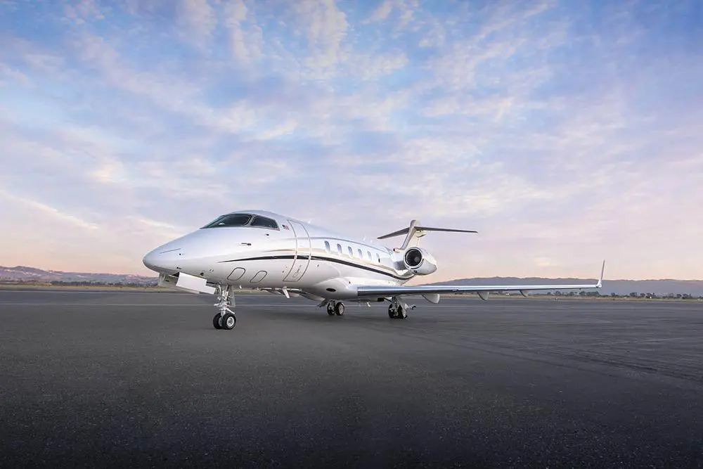 Bombardier Challenger 300 N304PS operated by Jet Linx Aviation, LLC photo 4