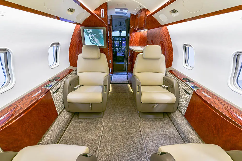 Bombardier Challenger 300 N304PS operated by Jet Linx Aviation, LLC photo 6