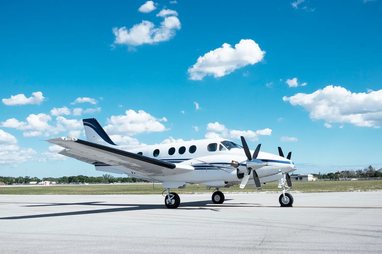 Beechcraft King Air 90 N305TT operated by Zulu Air Charter, exterior