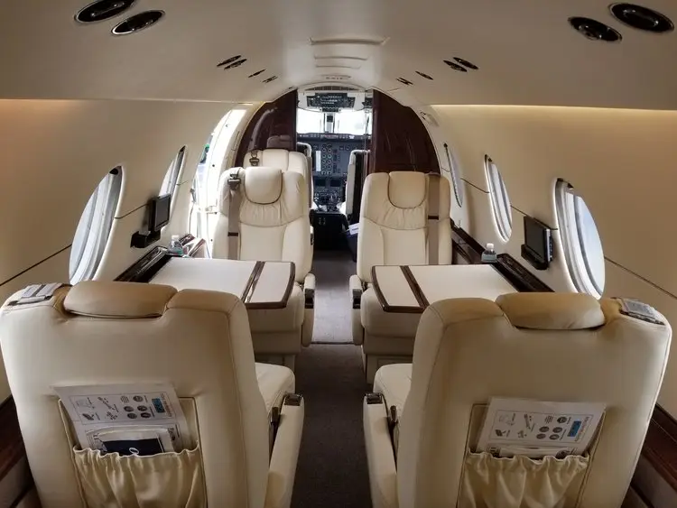 Beechcraft Hawker 400XP N308KP operated by Elite Air, Inc., KPIE photo 2