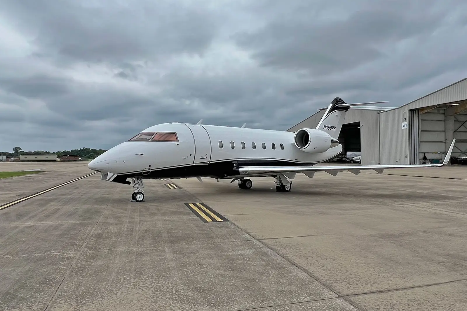 Bombardier Challenger 604 N309WB operated by Wing Aviation Charter Services, LLC, exterior