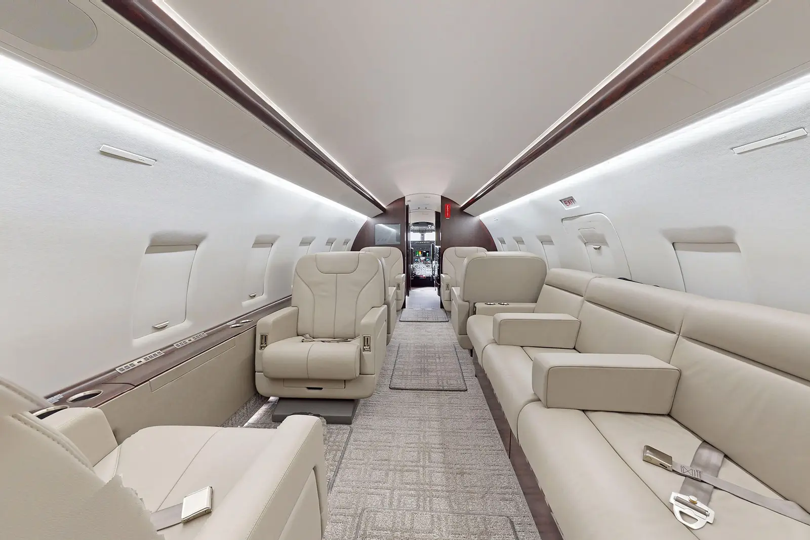 Bombardier Challenger 604 N309WB operated by Wing Aviation Charter Services, LLC photo 4