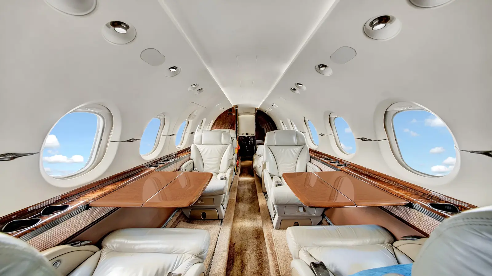 Beechcraft Hawker 800XP N310EJ operated by Fly Alliance photo 2