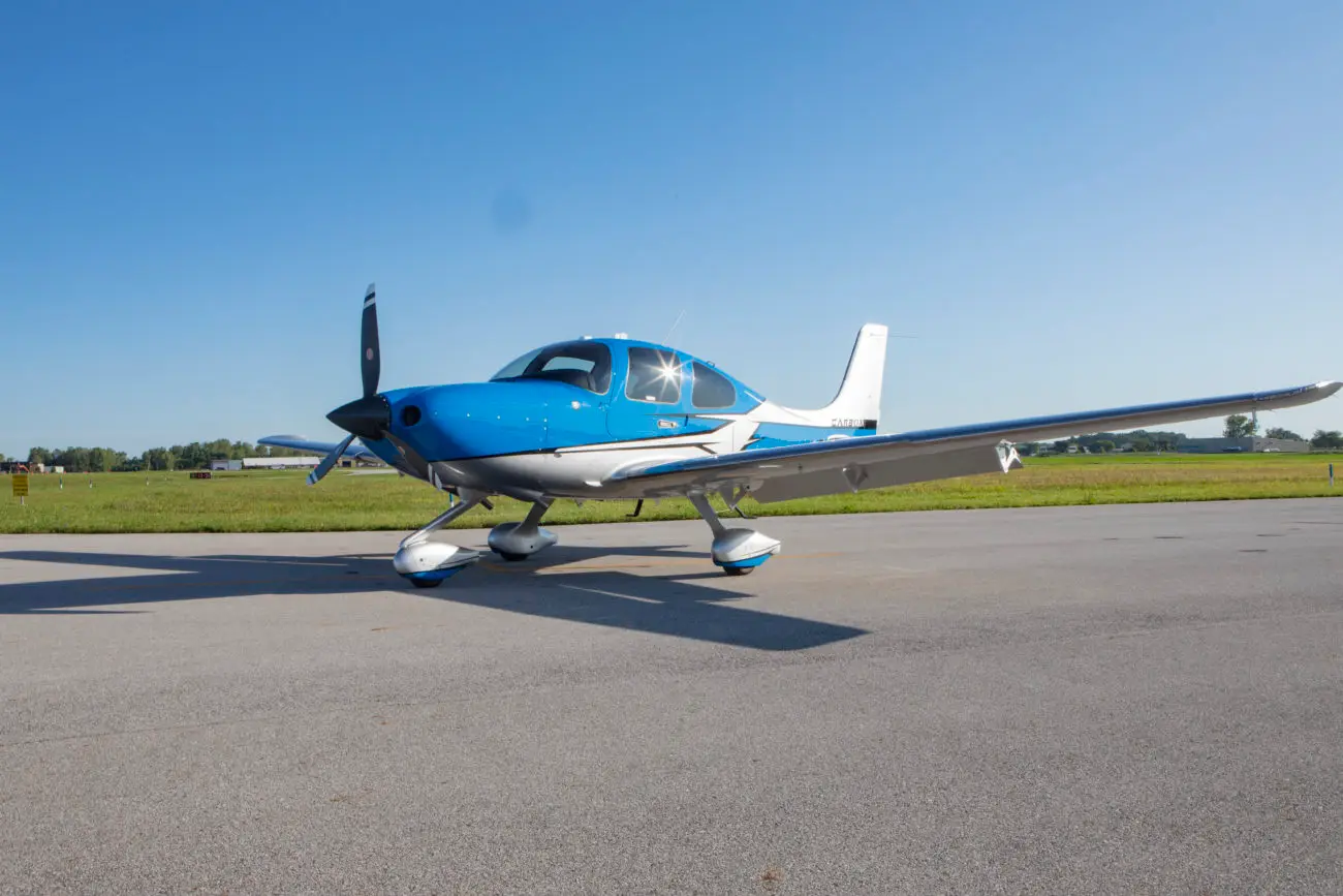 Cirrus SR22 N310SA operated by Sweet Aviation, LLC photo 2