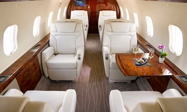 Bombardier Challenger 300 N310VZ operated by Alerion Aviation photo 3