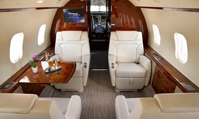 Bombardier Challenger 300 N310VZ operated by Alerion Aviation photo 4